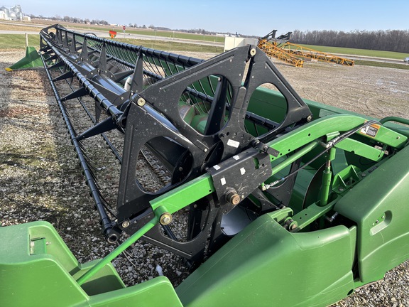 Used 2006 John Deere 635F Combine Platforms at Koenig Equipment in Greensburg, IN - Photo5