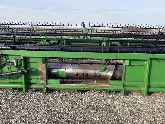 Used 2006 John Deere 635F Combine Platforms at Koenig Equipment in Greensburg, IN - Photo9