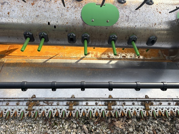 Used 2006 John Deere 635F Combine Platforms at Koenig Equipment in Greensburg, IN - Photo10