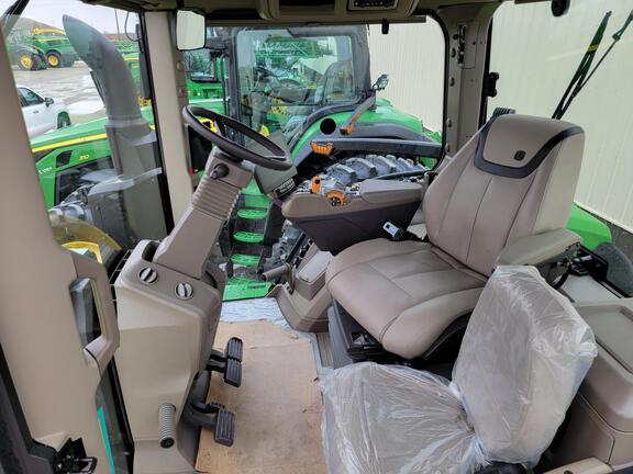 2025 John Deere 8R 410 - Photo12