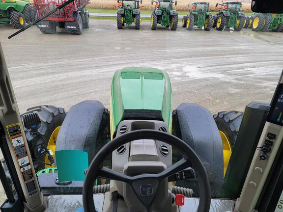 2025 John Deere 8R 410 - Photo17