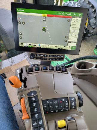 2025 John Deere 8R 410 - Photo23