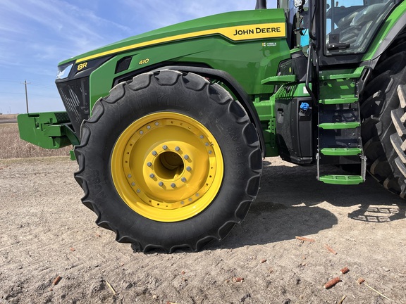 2025 John Deere 8R 410 - Photo9