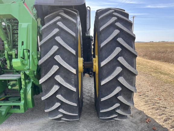 2025 John Deere 8R 410 - Photo17
