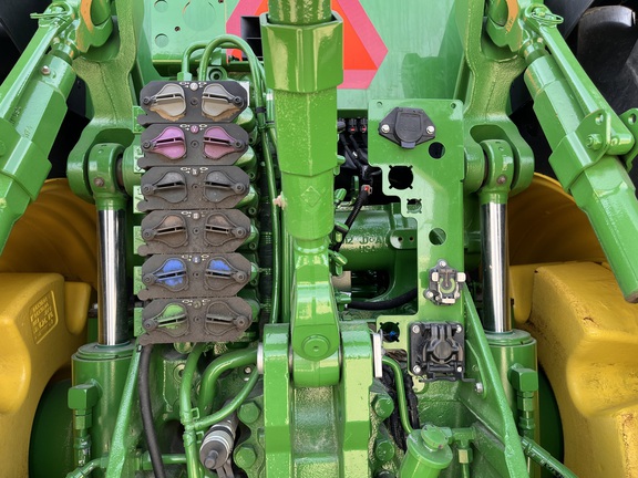 2025 John Deere 8R 410 - Photo29
