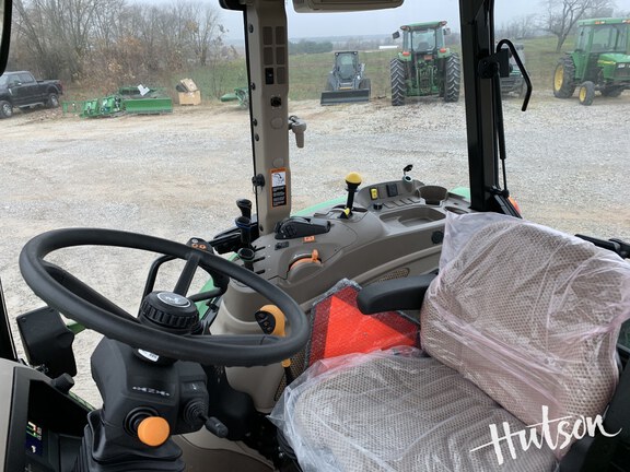 Photo of 2025 John Deere 5120M