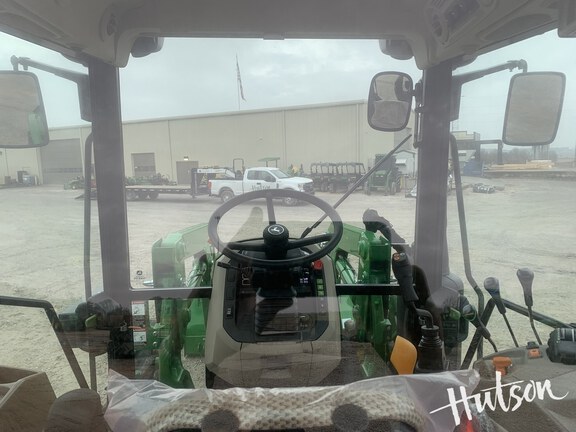 Photo of 2025 John Deere 5120M