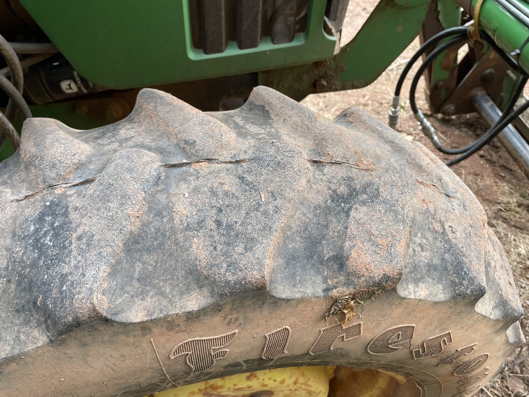 2004 John Deere 5320 Image 2