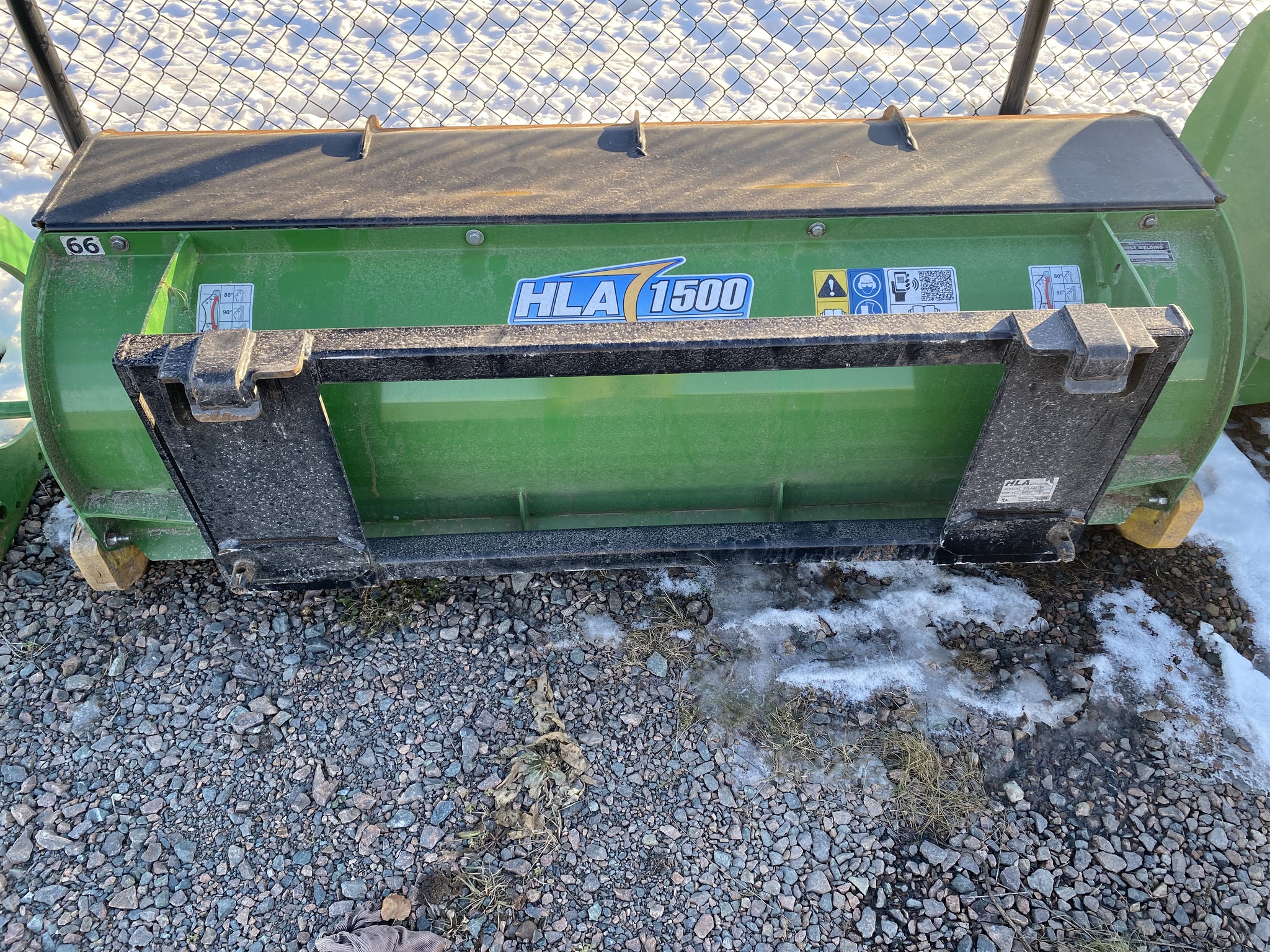 2018 John Deere 3046R Image 16