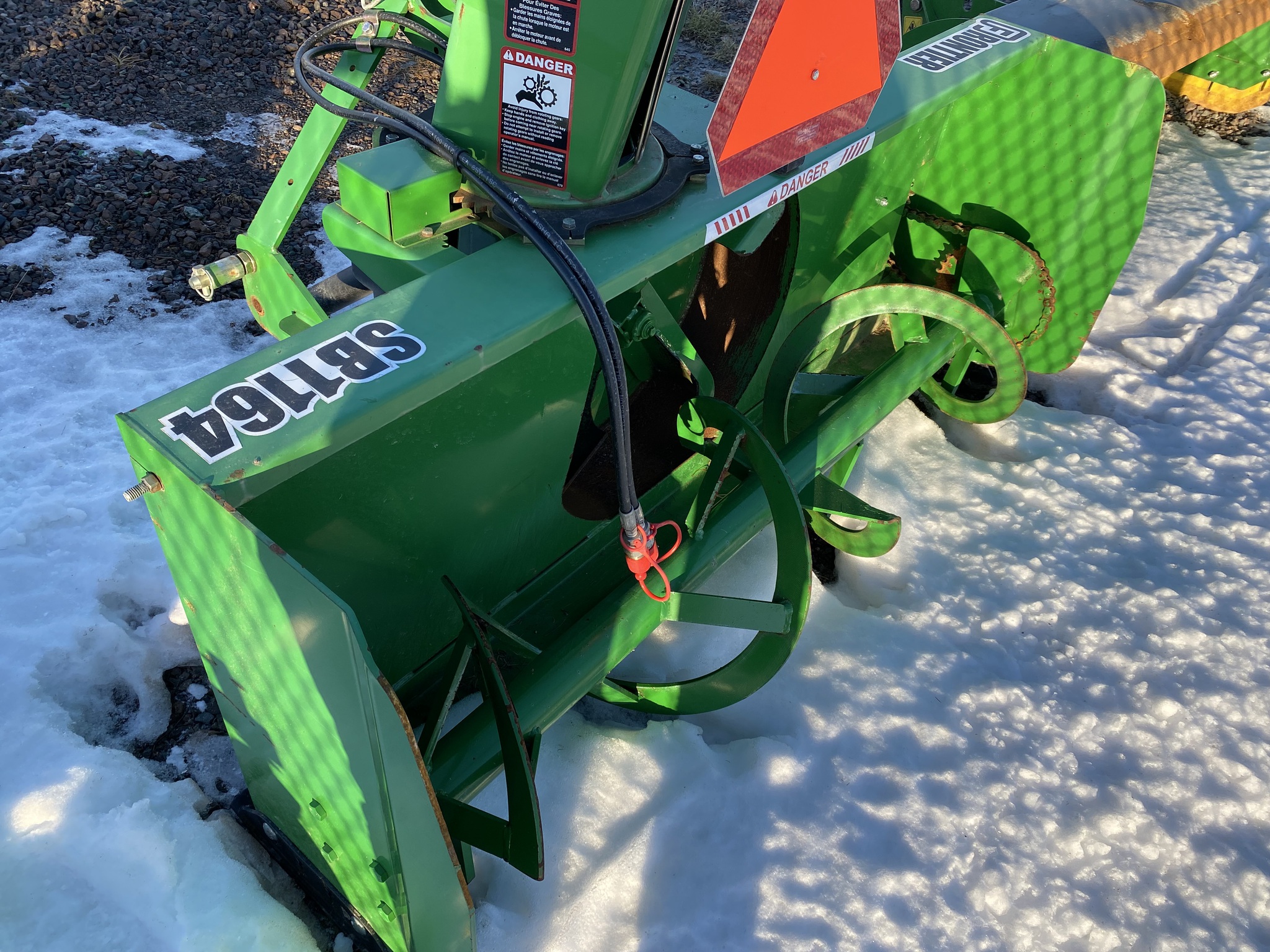 2018 John Deere 3046R Image 17