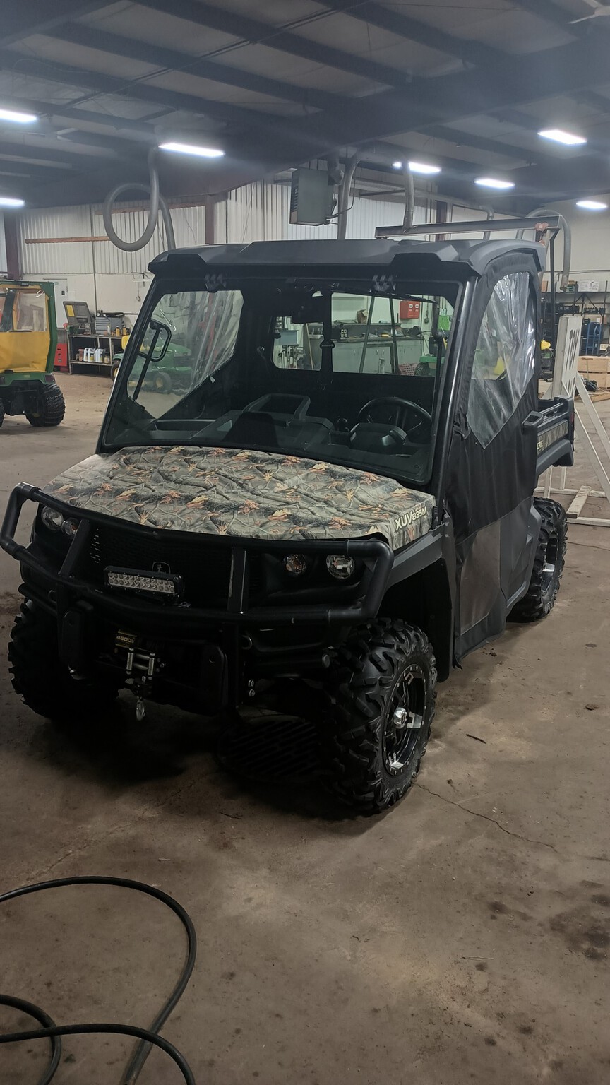 2018 John Deere XUV 835M Image 1