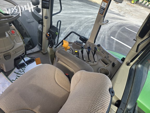 Photo of 2021 John Deere 6155M