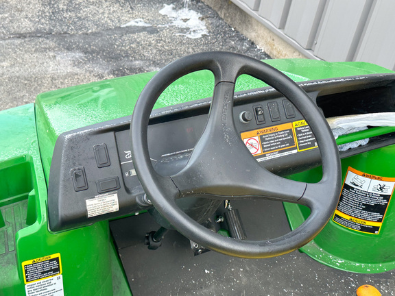 2024 John-Deere TX 4X2