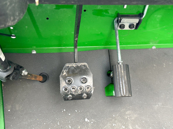 2024 John-Deere TX 4X2