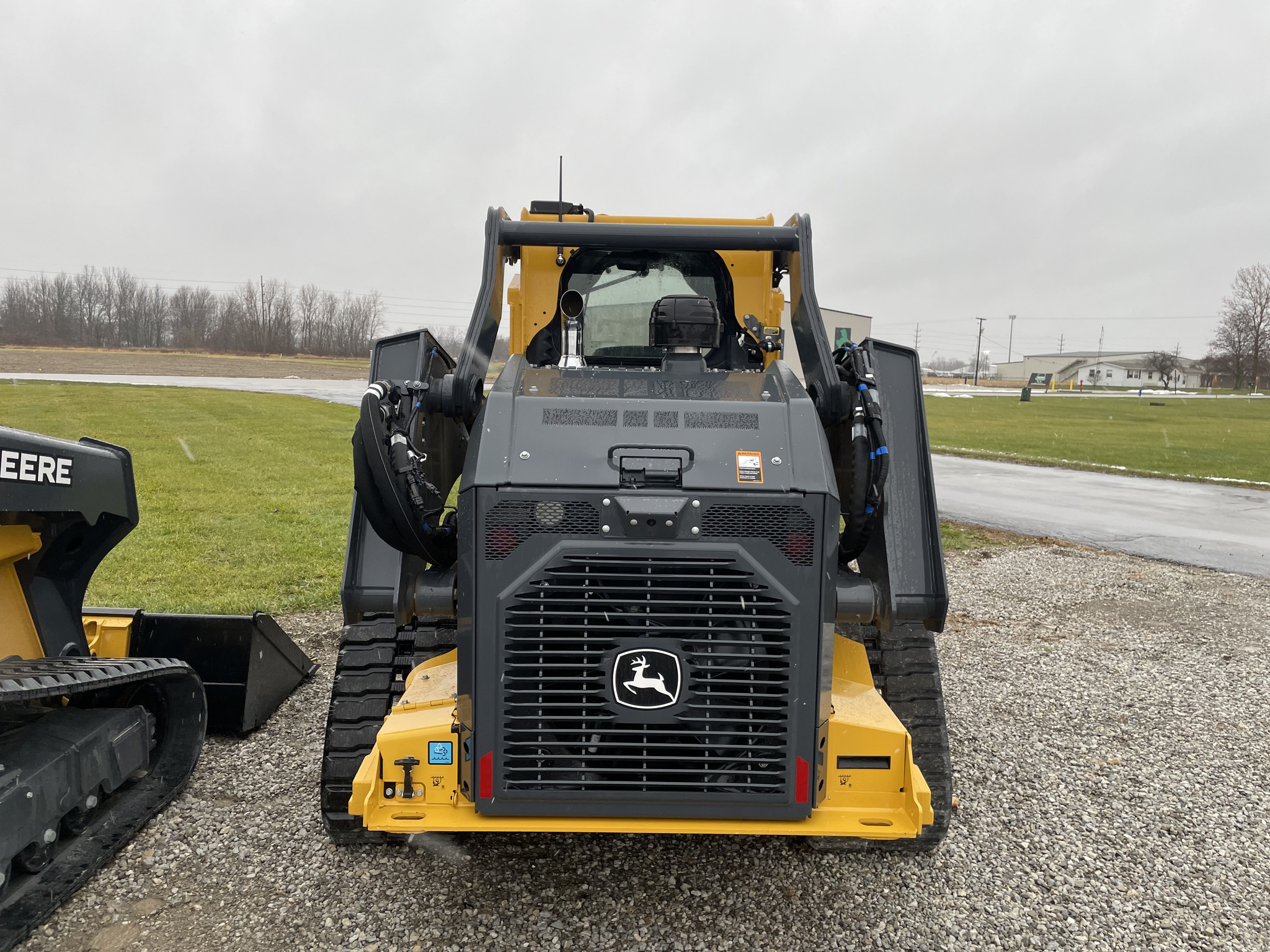 2025 John Deere 335 P Image 4