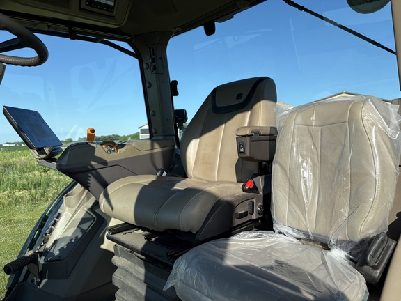 2025 John Deere 8R 410 - Photo14