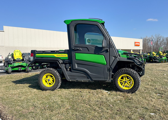 2023 John-Deere 835R