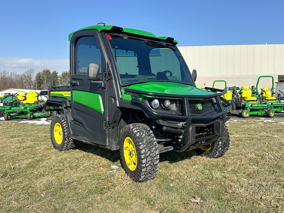 2023 John-Deere 835R