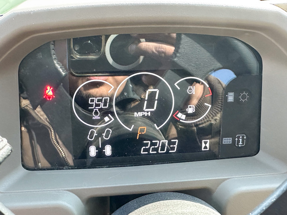 2023 John-Deere 835R