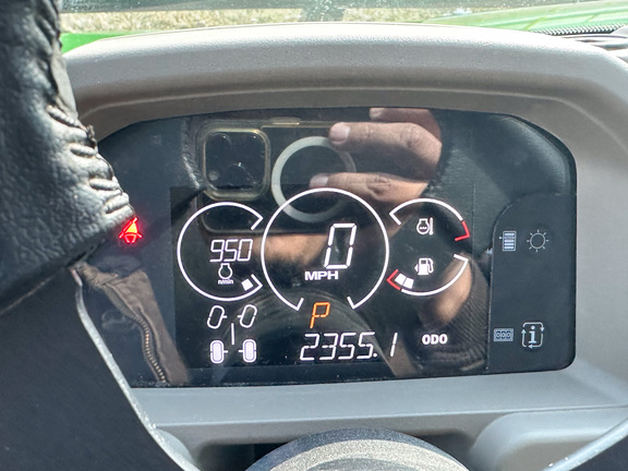 2023 John-Deere 835R