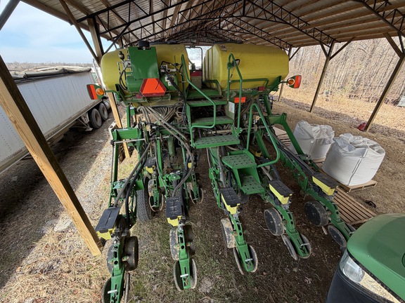 Photo of 2017 John Deere R4038