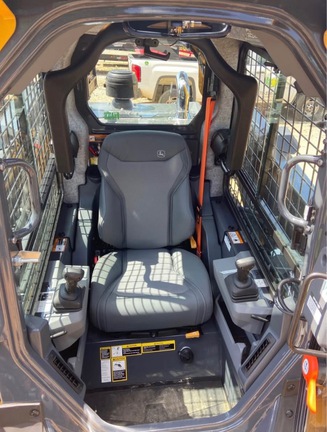 2025 John Deere 335P-10