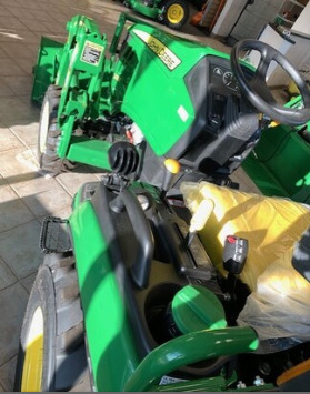2026 John Deere 2025R Image 6