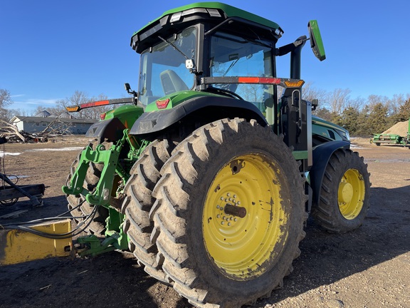 2025 John Deere 8R 250 - Photo13