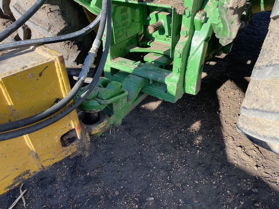 2025 John Deere 8R 250 - Photo11