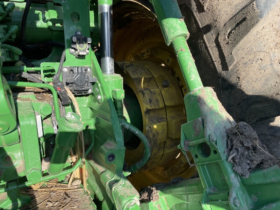2025 John Deere 8R 250 - Photo9
