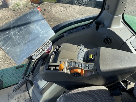 2025 John Deere 8R 250 - Photo4