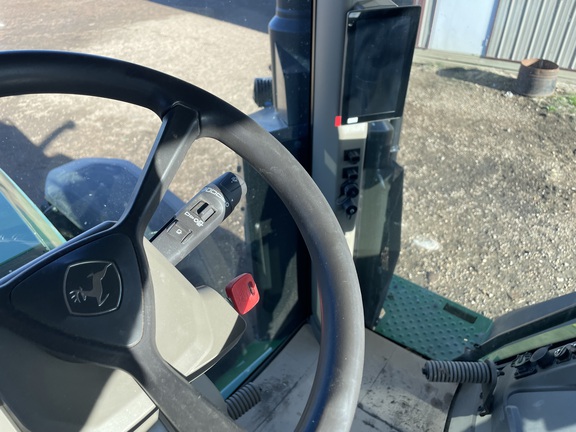 2025 John Deere 8R 250 - Photo3