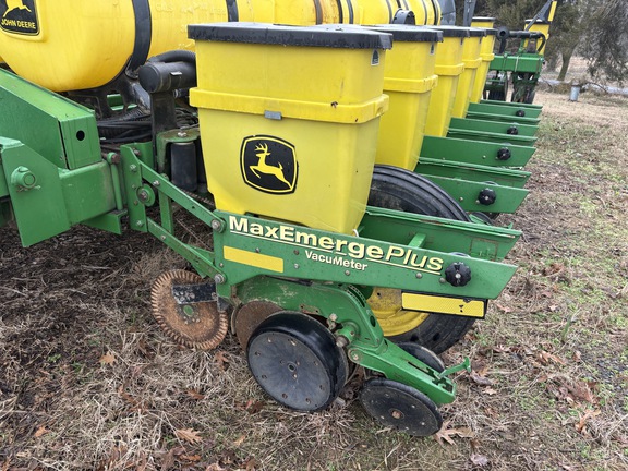 Photo of 1999 John Deere 1770