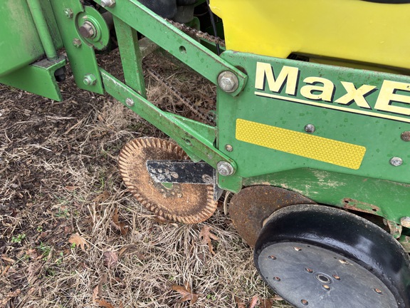 Photo of 1999 John Deere 1770