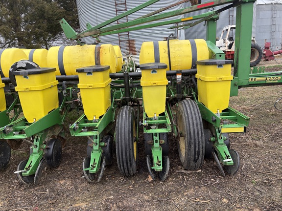 Photo of 1999 John Deere 1770