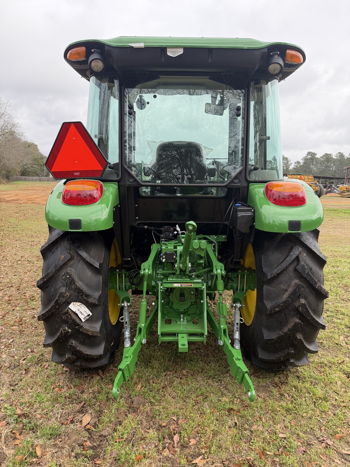 2026 John Deere 5075E Image 4