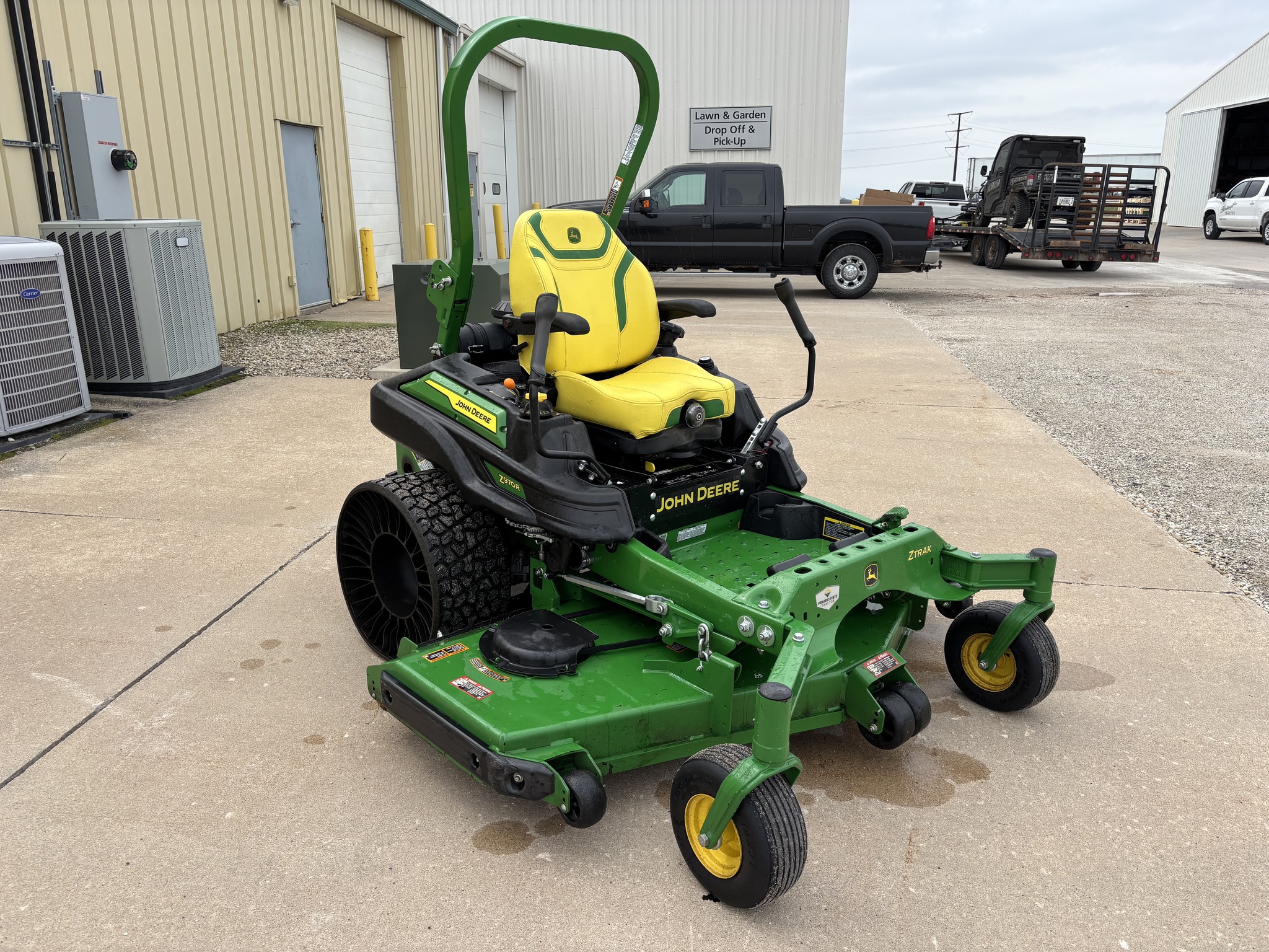  2023 John Deere Z970R at Heritage Tractor in Galesburg, IL