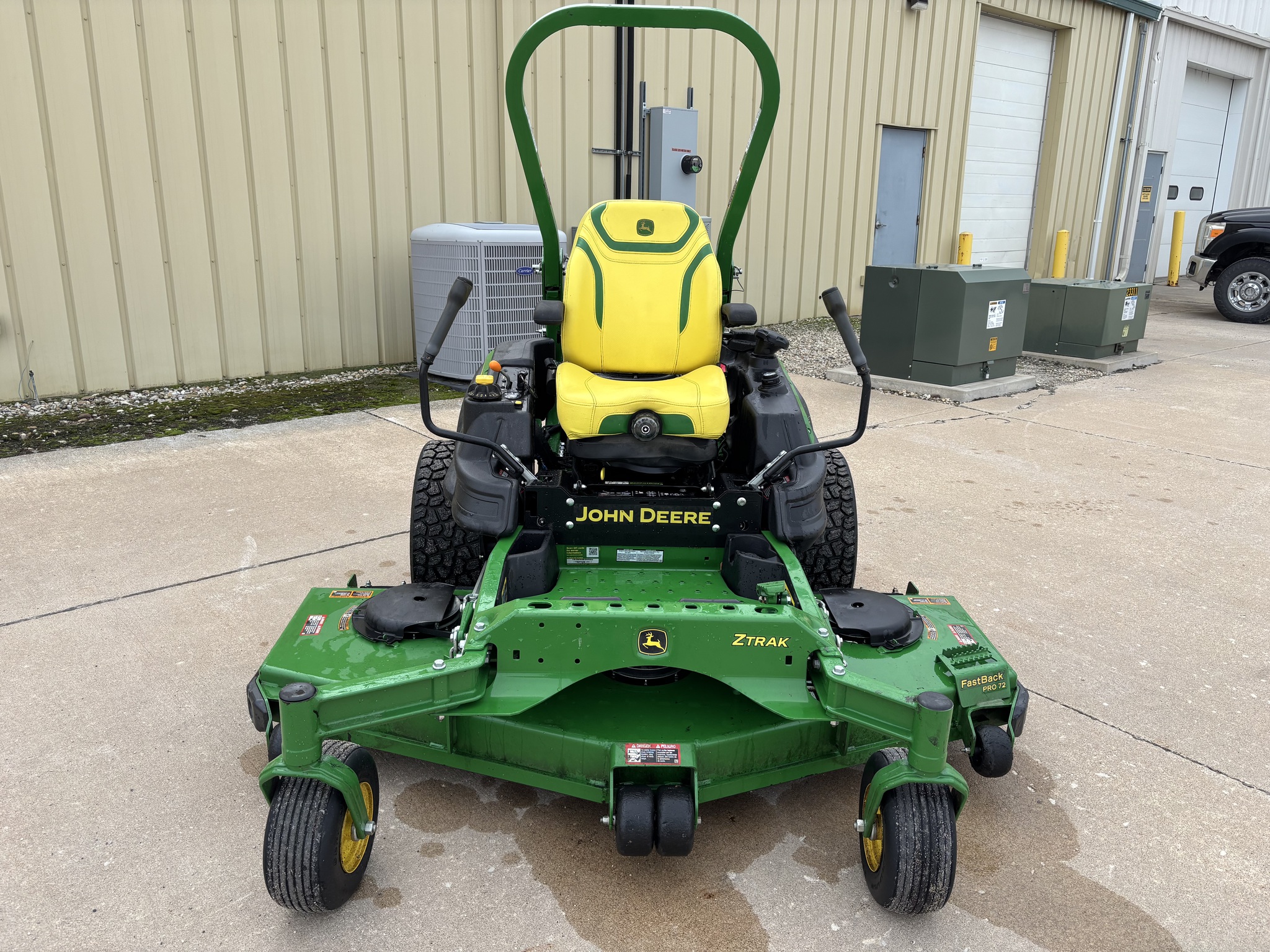  2023 John Deere Z970R at Heritage Tractor in Galesburg, IL
