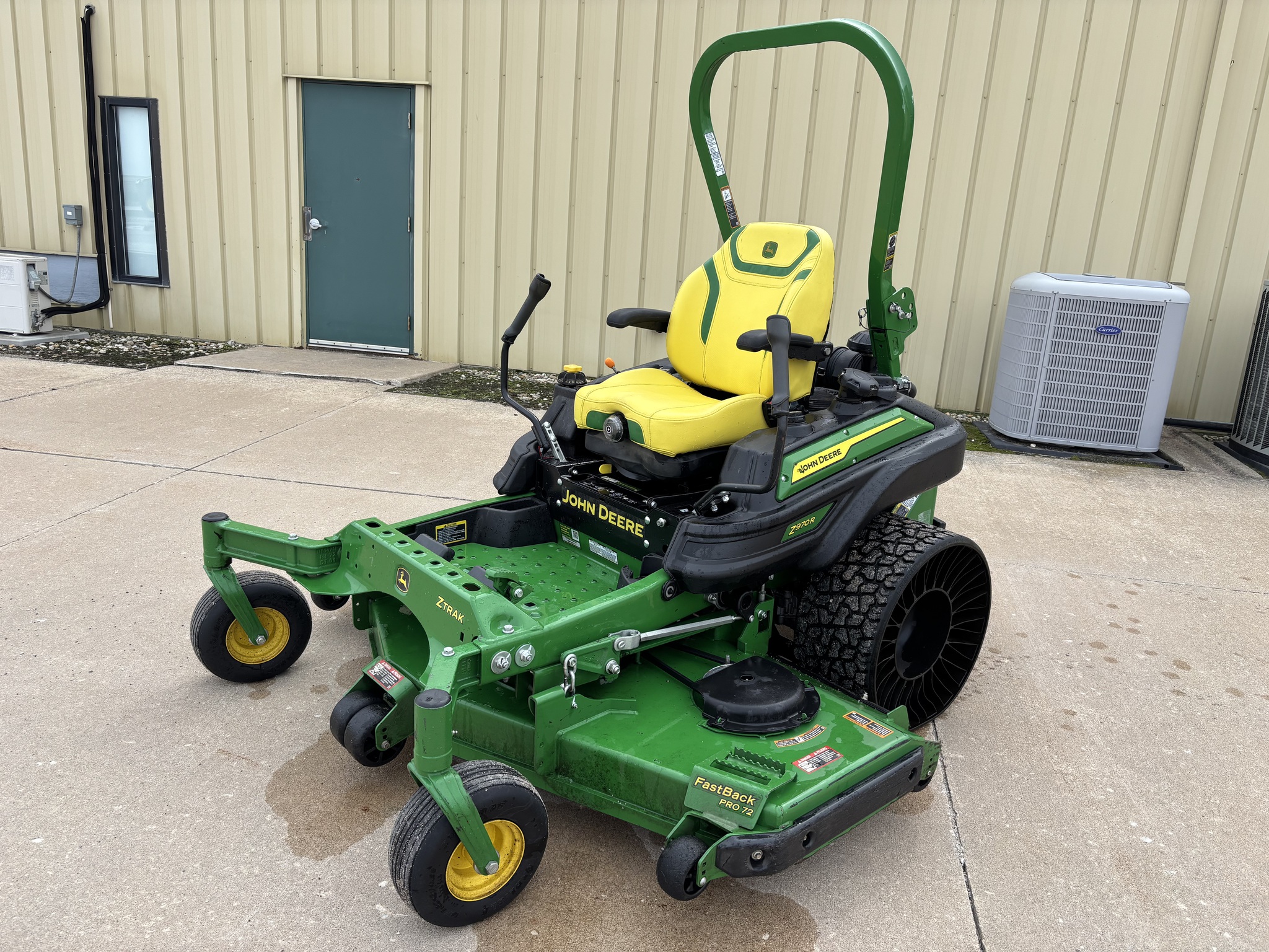  2023 John Deere Z970R at Heritage Tractor in Galesburg, IL