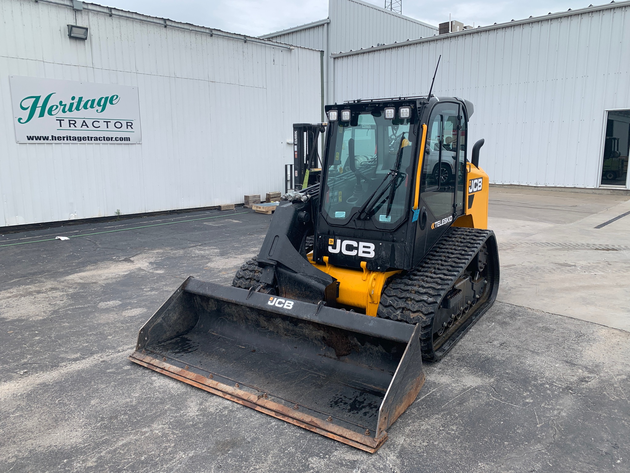  2023 JCB 3TS-8T at Heritage Tractor in Lamar, MO