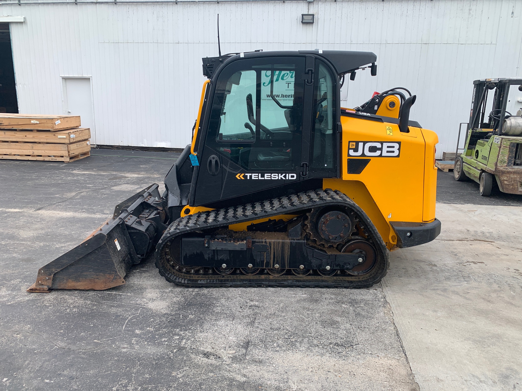  2023 JCB 3TS-8T at Heritage Tractor in Lamar, MO