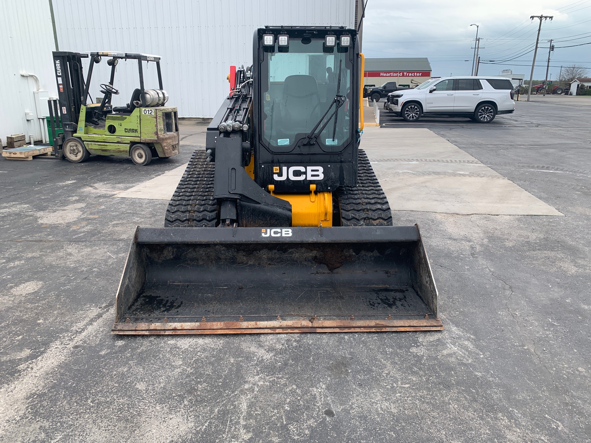  2023 JCB 3TS-8T at Heritage Tractor in Lamar, MO