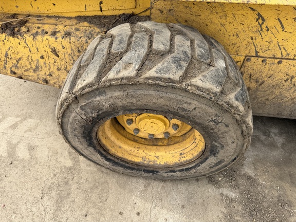 2002 New Holland LS180 - Photo12