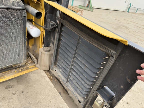 2002 New Holland LS180 - Photo15