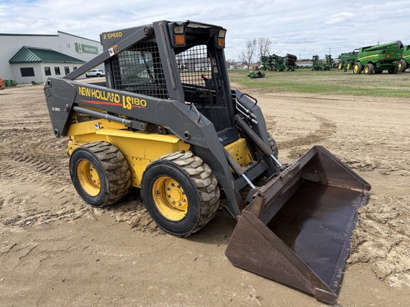  New Holland LS180