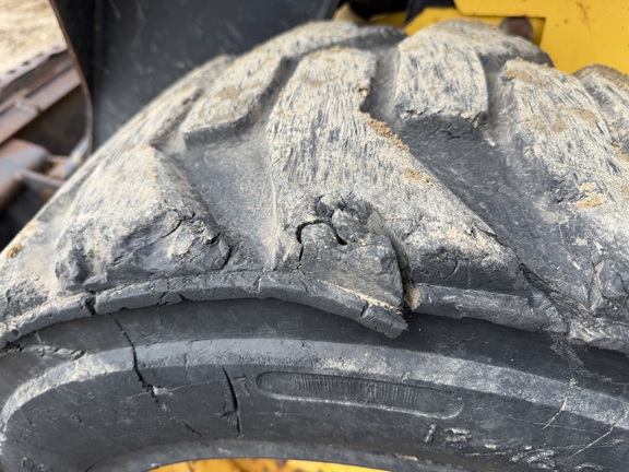 2002 New Holland LS180 - Photo12