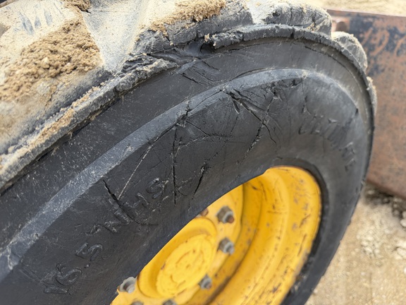 2002 New Holland LS180 - Photo17