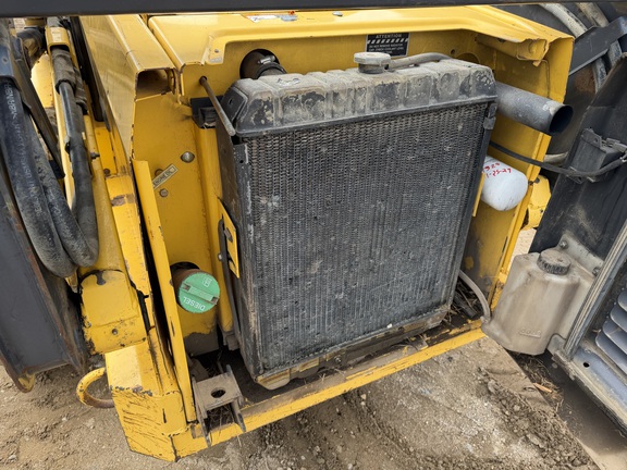 2002 New Holland LS180 - Photo21