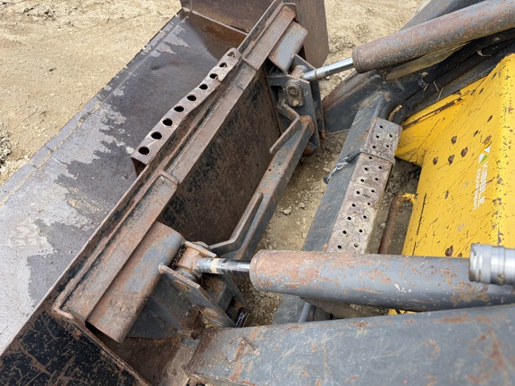 2002 New Holland LS180 - Photo22