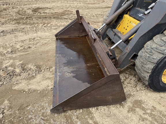 2002 New Holland LS180 - Photo23